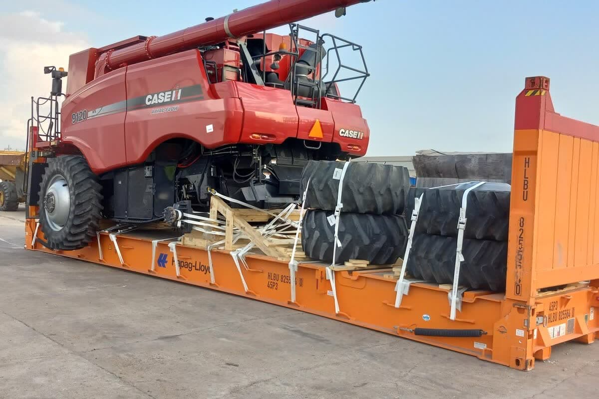 Case IH 9120 Combine to Middle East — 40ft Flat Rack to Jeddah, Saudi Arabia